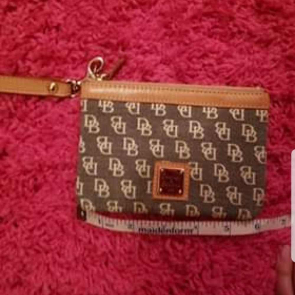 Dooney & Bourke  Wristlet